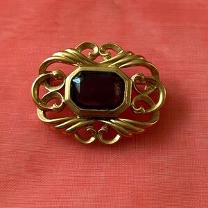 Vintage Elegant Gold and purple Brooch